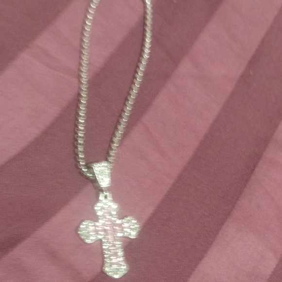 Chic Silver Cross Necklace - Picture 4 of 4